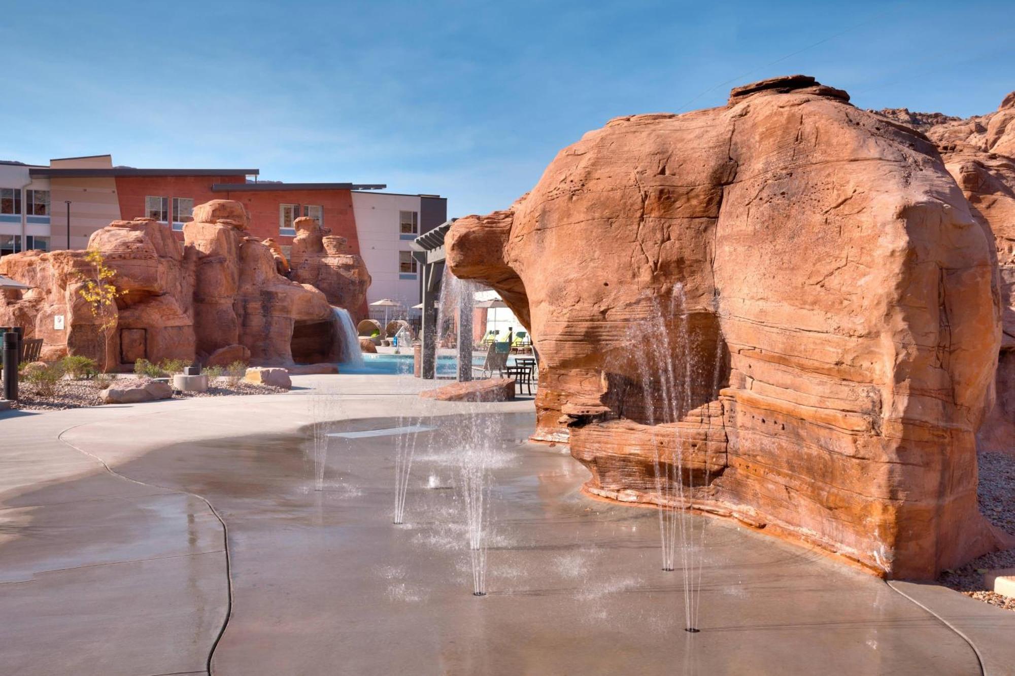 Springhill Suites By Marriott Moab Exterior photo